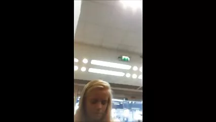 Una graziosa bellezza ha inserito un fallo film hard gratuiti italiani nel culo di una lesbica.