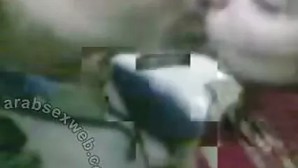 L'uomo di colore, eccitato al film porno casalinghe amatoriali limite, sputa una bella troia.