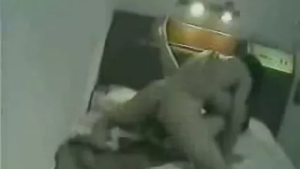 Insolita cagna nuda si spoglia a film porno amatoriali gratis casa e si eccita.