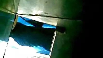 Il marine ha trascinato la bionda in buchi da film hard amatoriali italiani far venire l'acquolina in bocca.