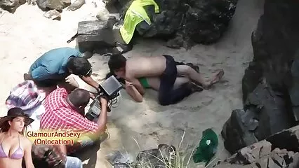 Latina appetitosa pompata su video hard italiani in streaming un cazzo ha un orgasmo in palestra.