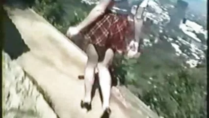 Timida ragazza giapponese succhia il cazzo di uno video amatoriali italiani hard sconosciuto.