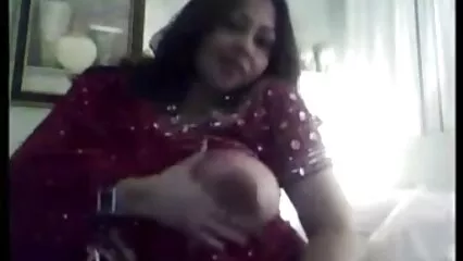 La calda massaggiatrice ha servito uomini lubrificati con le sue video hard amatoriali italiani gratis mani.
