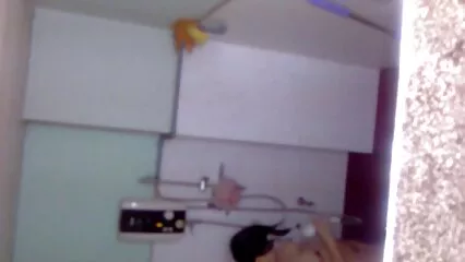 La video casalinghi hard italiani figa rosa della ragazza è stata capitalizzata dal maschio con un grosso pene.