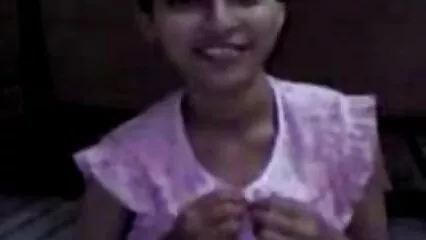 La ragazza lecca video hard italiani amatoriali l'ano e dà il culo a un franco signore.