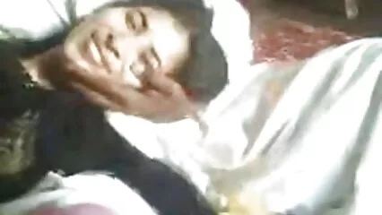 La casalinga disperata si è film pornografici italiani concessa a un uomo di colore arrogante.
