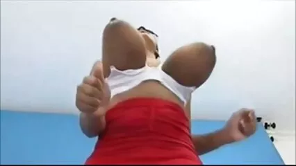 Cercando di eliminare la tensione si video italiani hard amatoriali masturba all'aria aperta.