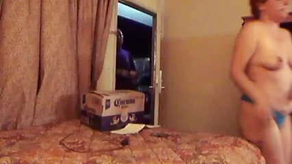 Un ragazzo calvo ha scopato una figa video hard casalinghe italiane soffice con un grosso cazzo.