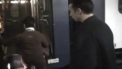 In bagno, gli studenti hanno filmato il sesso e hanno finito alla grande. video hard celebrità italiane