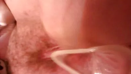 Attraente figa tettona film porno amatoriali completi leccata lesbica.