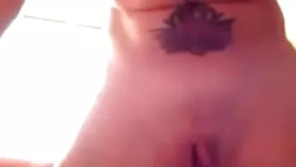 Penetrazione organizzata nel culo di una ragazza con i tacchi. film gratis italiani hard