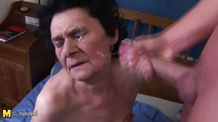 Il tizio non poteva più aspettare e mandò il suo video hard gratis italiane cazzo nel culo.
