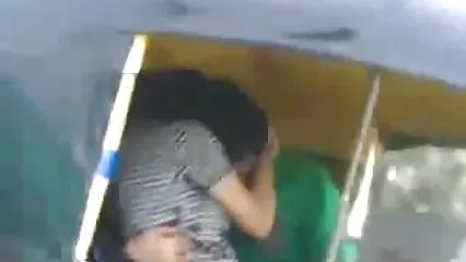 Il film porno casalinghe amatoriali ragazzo ha facilmente scopato la barista proprio al bancone.