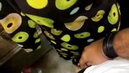 Bionda amatoriali hard gratis dai grossi seni si concede in calze strappate.