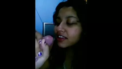 Capre fresche si siedono sul membro eretto video hard privati italiani con cappucci.