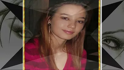 Una troia bionda con una gonna corta ha sedotto un ragazzo. i migliori film hard italiani