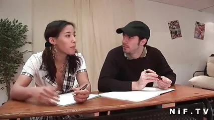 Don film porno amatoriali gratis Juan scopa una ragazza con una figura sportiva nello spogliatoio.