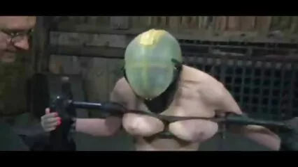 Una bella ragazza video hard italiani amatoriali e la sua lotta hanno fatto un gran sesso nello spogliatoio.