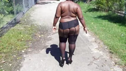 Ha scopato una ragazza attrici italiane video hard per strada con il suo forte fallo.