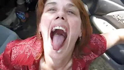 Con grande appetito, la donna succhia un lungo film pornografici gratuiti italiani cazzo.