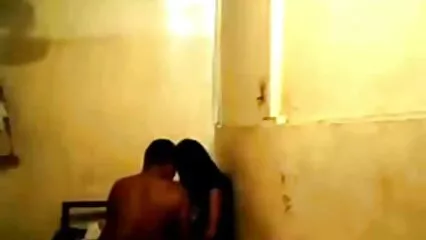 Una chiara principessa dai capelli neri ha fatto sesso con un tassista. film hard amatoriali italiani