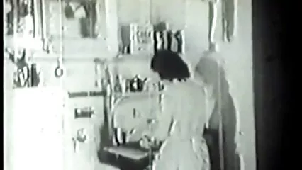 La moglie insaziabile in calze ha permesso al marito di guardare il cazzo con i film porni italiani gratis neri.