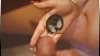 Un video hard gratis italiani amatoriali uomo pompato intrattiene una ragazza arrapata.