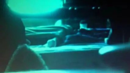 Un maschio con i capelli lunghi video hard italiani in streaming ha allevato una balena per il sesso.