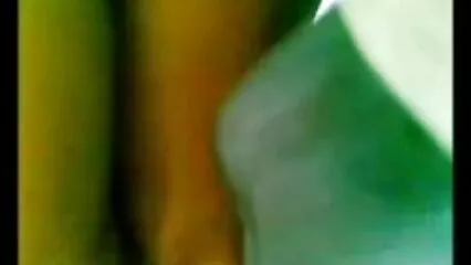 Ragazza indifesa amatoriali hard gratis viene scopata in un magazzino con una guardia giurata.